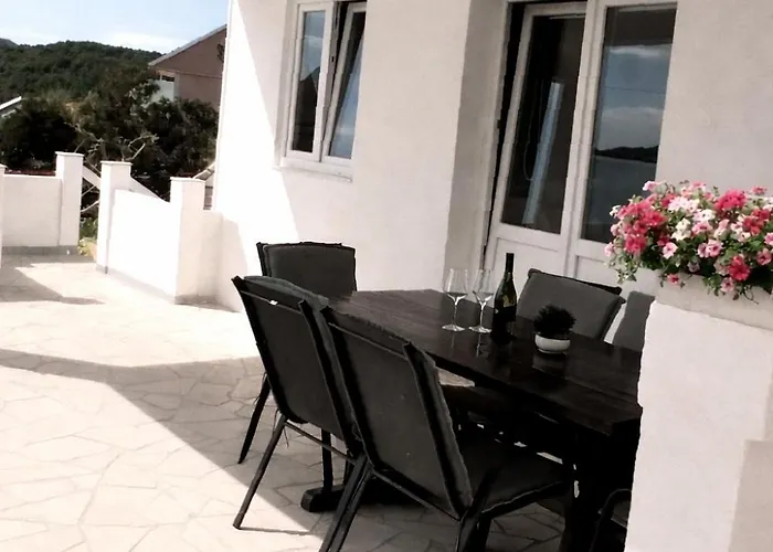 Tomic Apartmán *