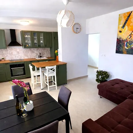 Apartment Tomic *