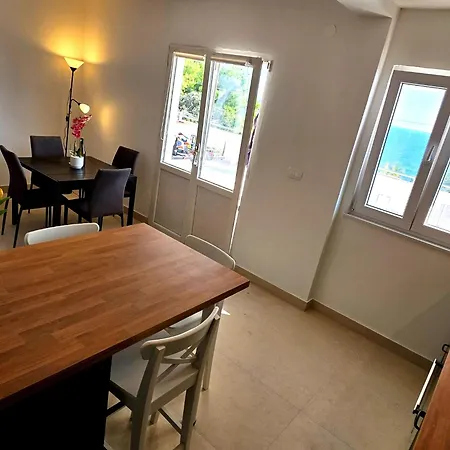 Tomic Apartamento Zavalatica