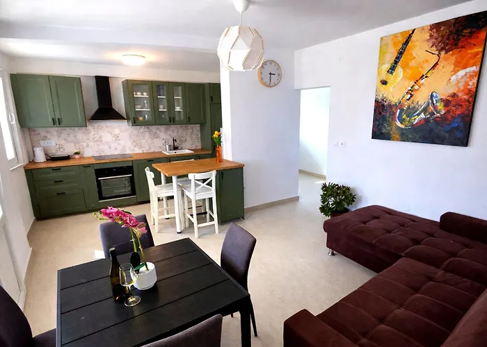 Apartament Tomic *